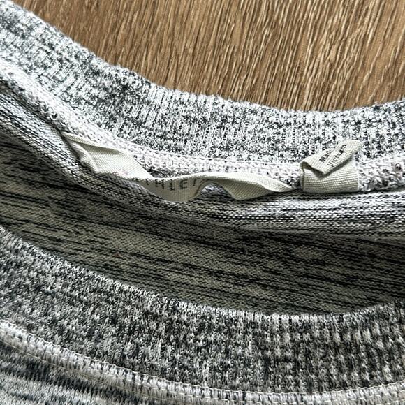 Athleta Crewneck Cityscape Sweatshirt - Picture 2 of 5